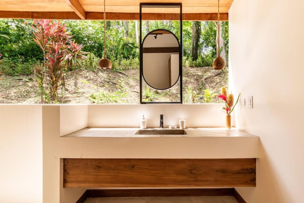Tropical Paradise Retreat Near Caribbean Beaches