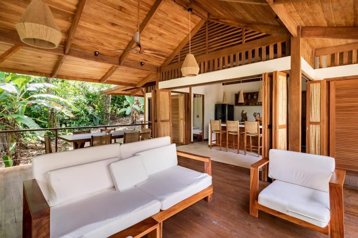 Tropical Paradise Retreat Near Caribbean Beaches