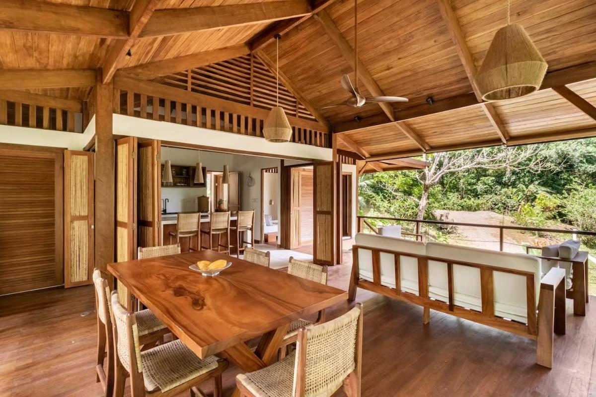 Tropical Paradise Retreat Near Caribbean Beaches