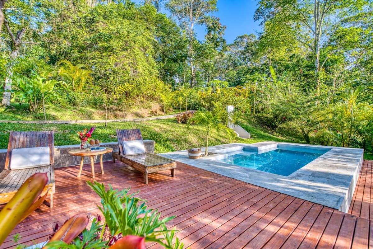 Tropical Paradise Retreat Near Caribbean Beaches