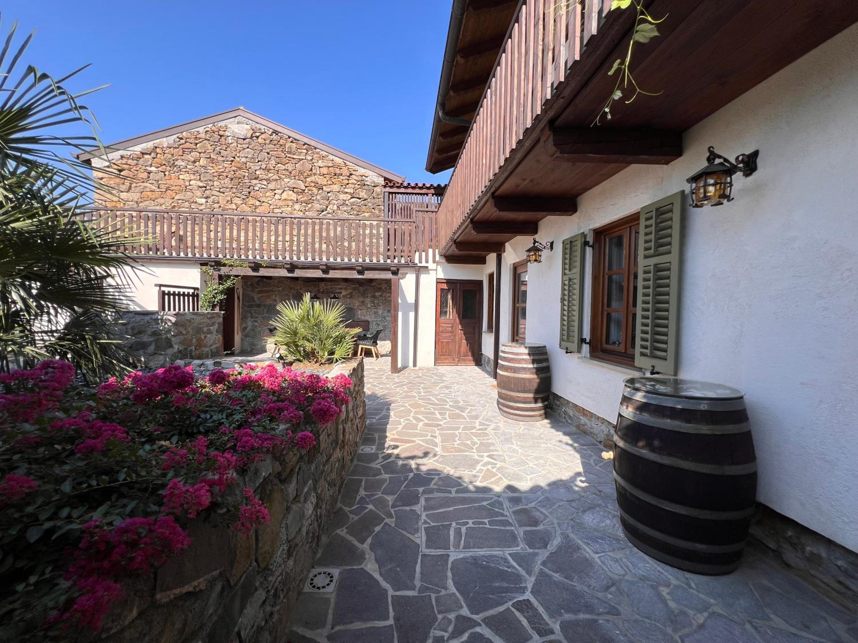 Historic Wine-Stone House view 3