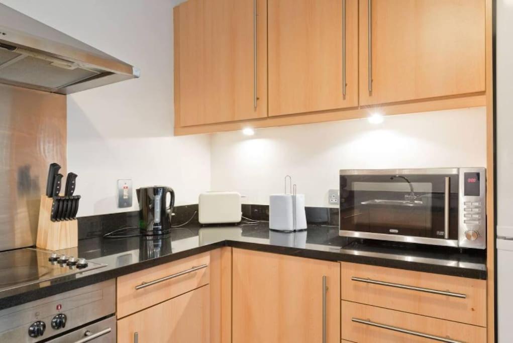 Bright & Modern Dublin City Stay