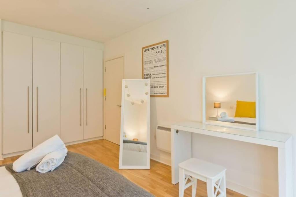 Bright & Modern Dublin City Stay