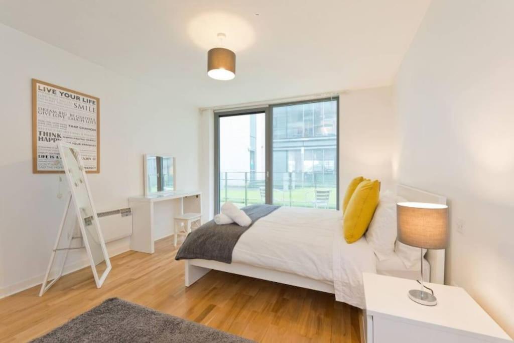 Bright & Modern Dublin City Stay