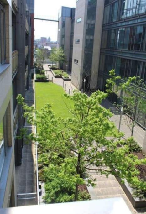 Bright & Modern Dublin City Stay