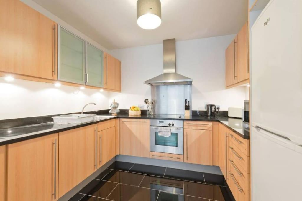Bright & Modern Dublin City Stay
