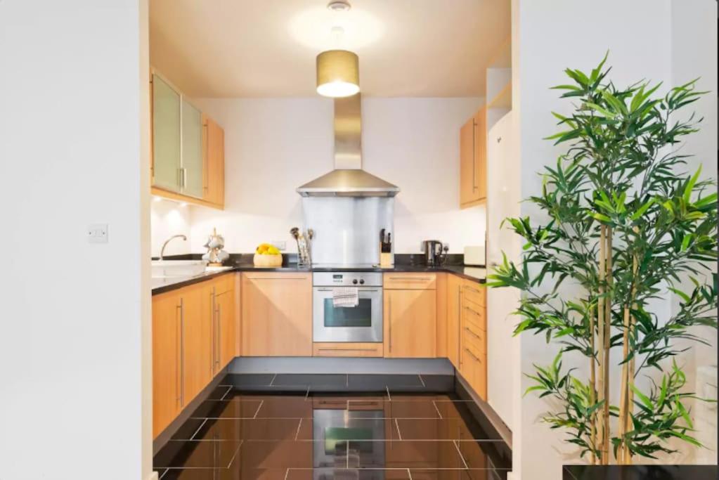 Bright & Modern Dublin City Stay
