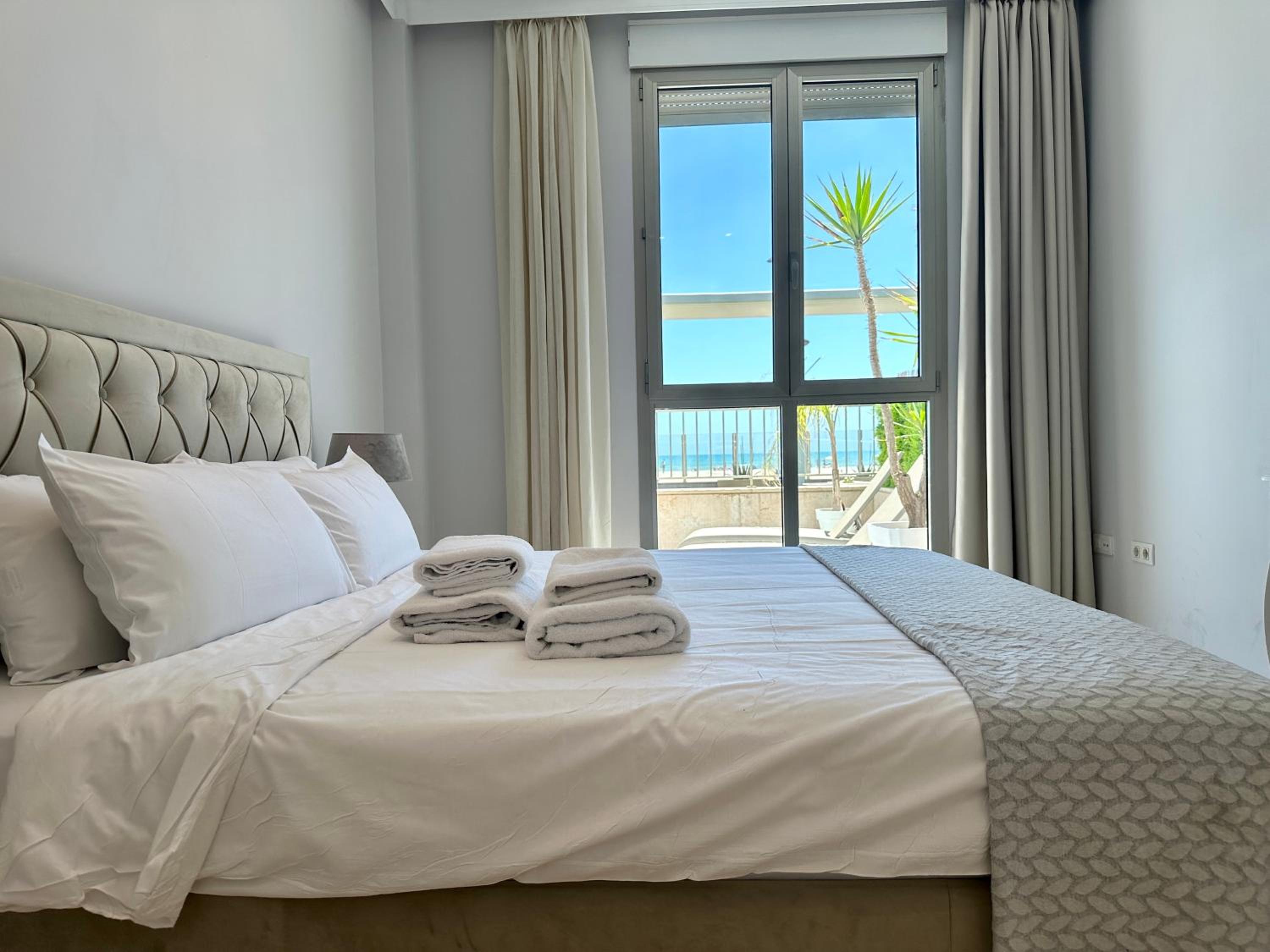 Reinapart Patacona Beachfront Seaview