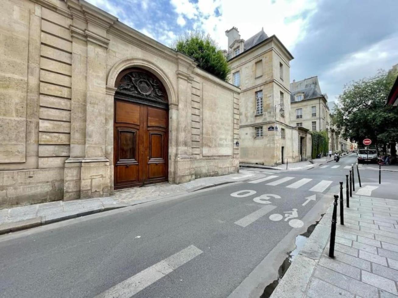 Archives Gallery -Unique and élégant Studio Paris center