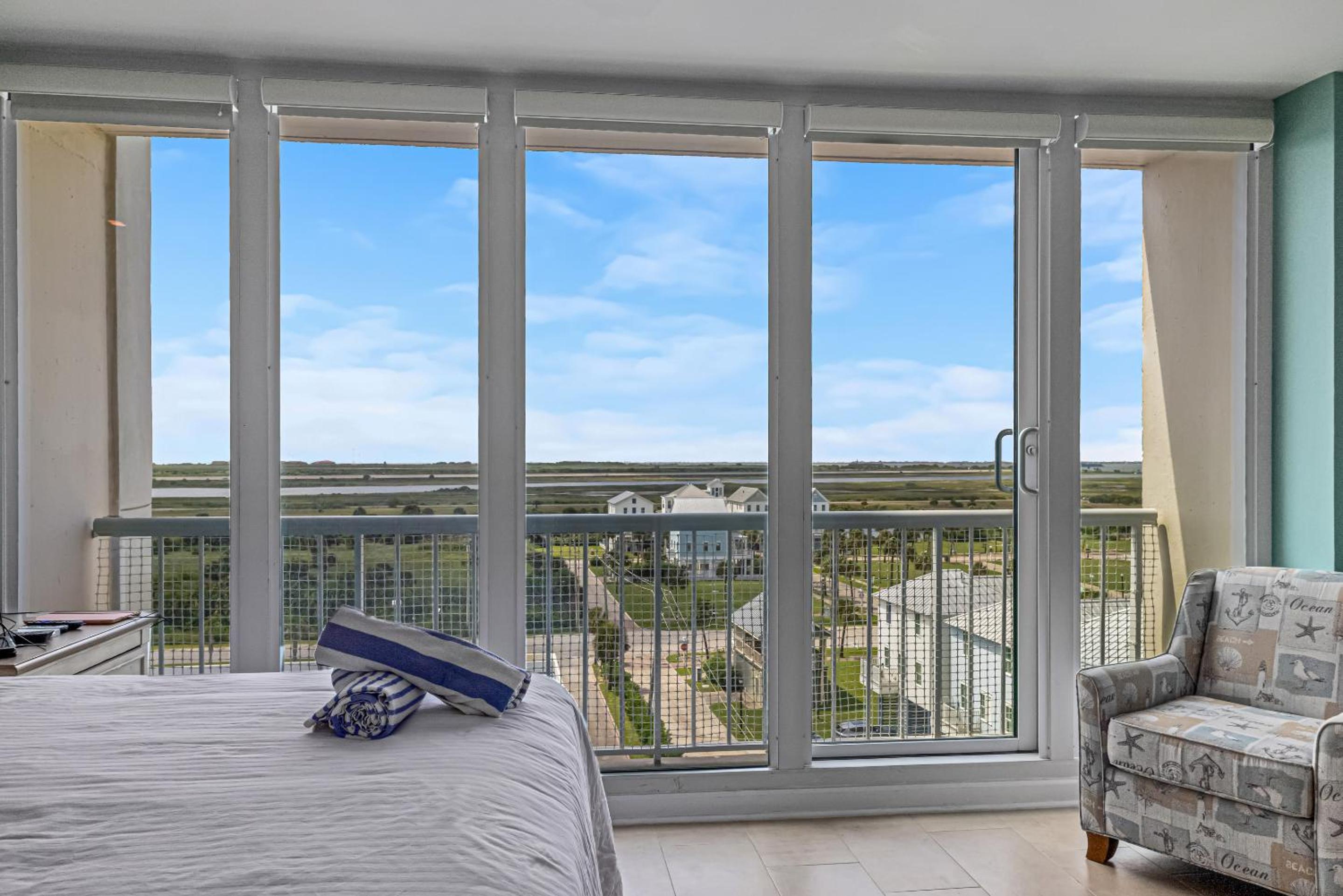 Galvestonian 600 - Beachfront Elegance view 5