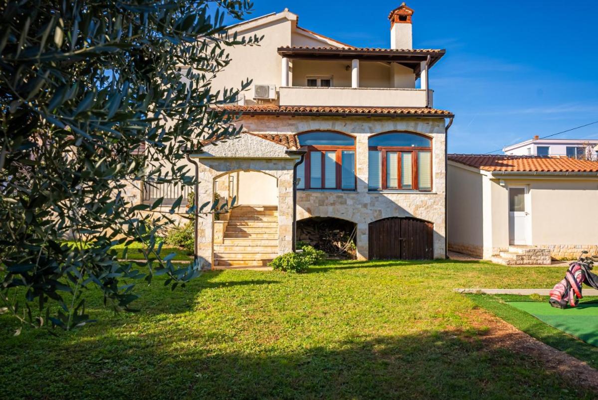 Villa Golf House in Ližnjan - Haus für 9-10 Personen view 2
