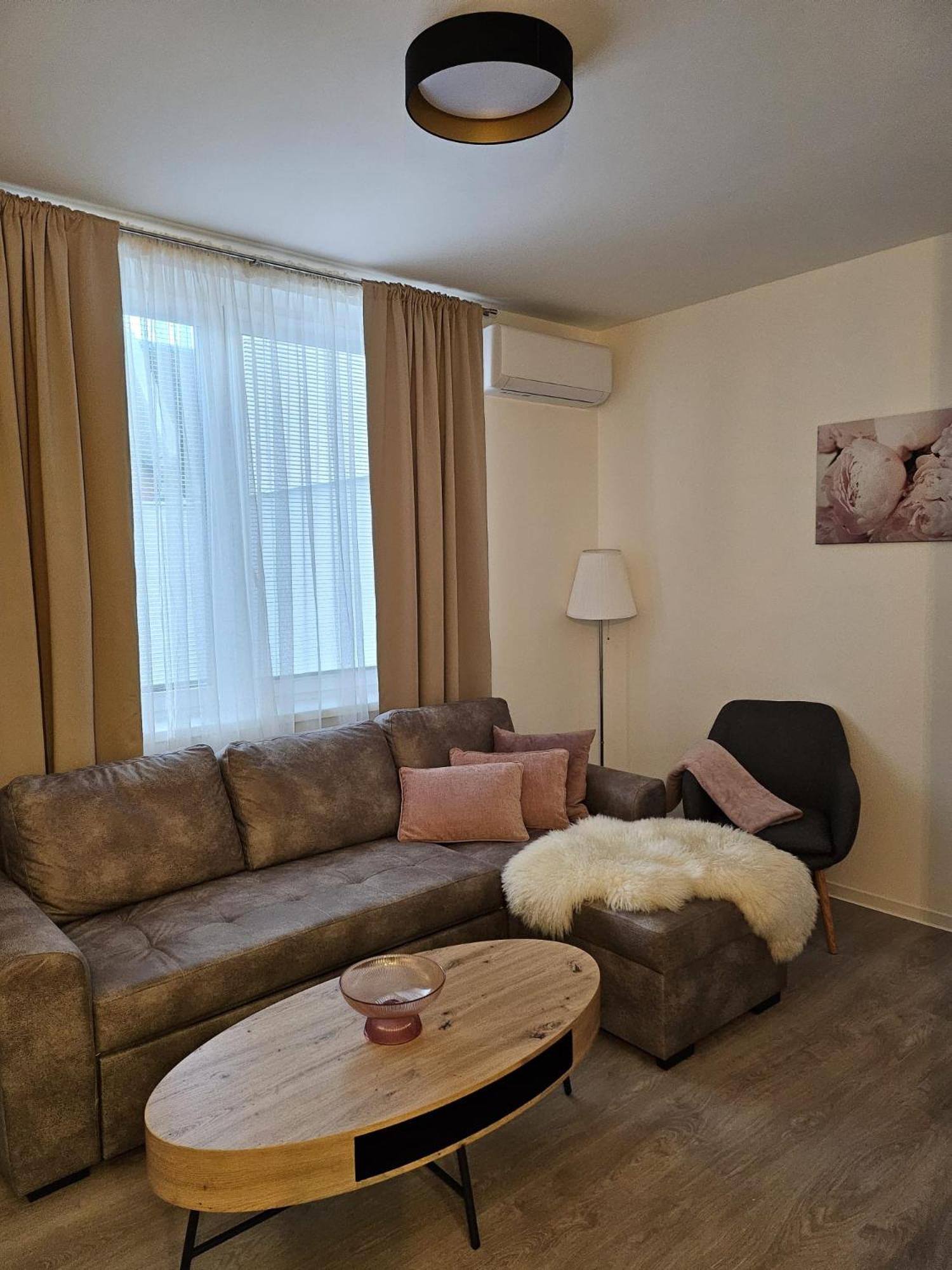 Apartmány U Kostela