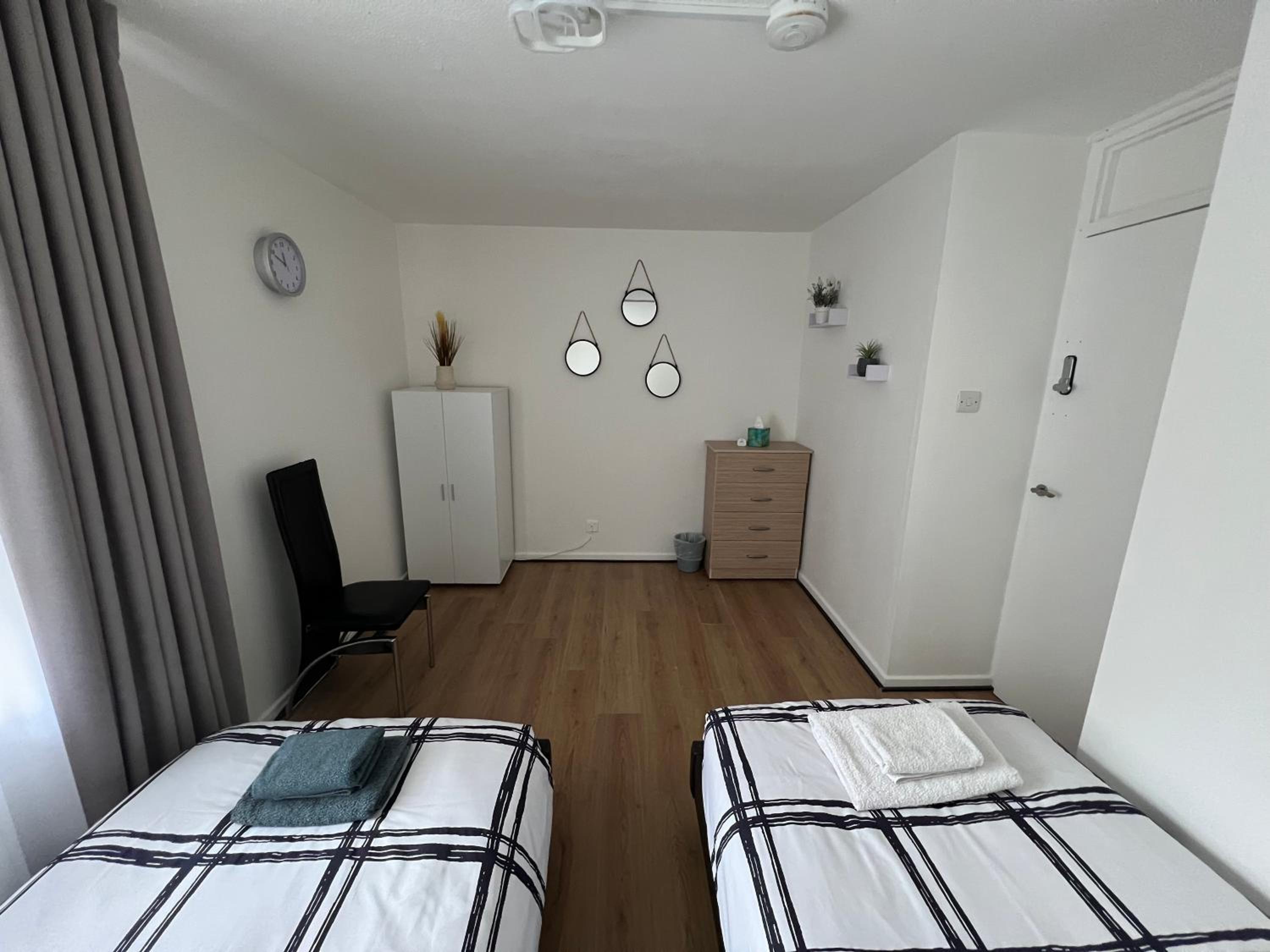 Spacious rooms for rent 10 min from Tower Bridge