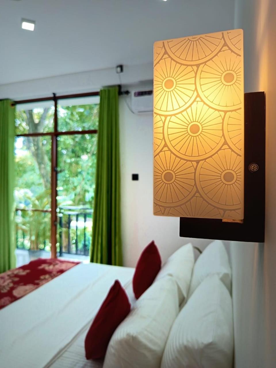 Randon Resort Mirissa