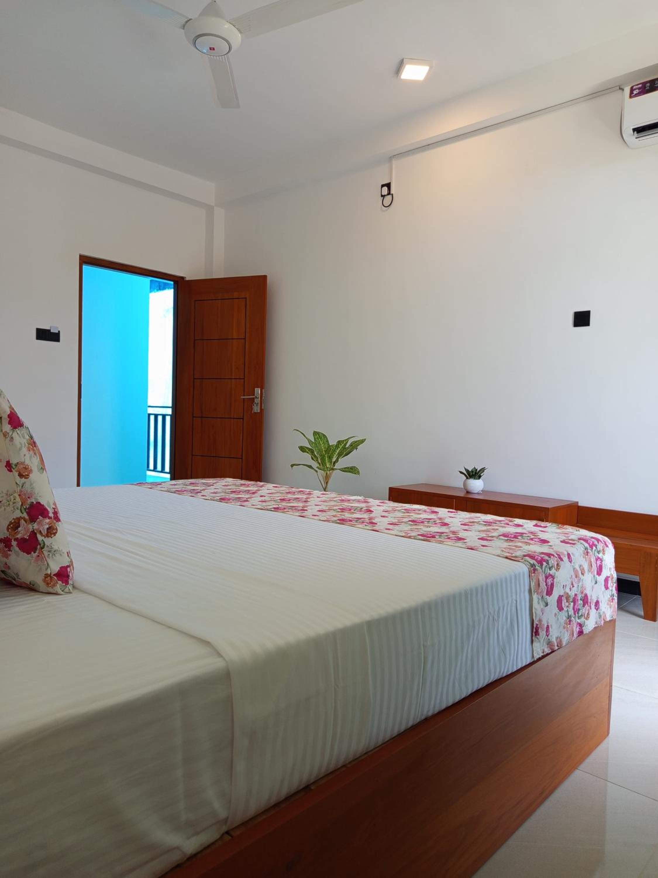 Randon Resort Mirissa
