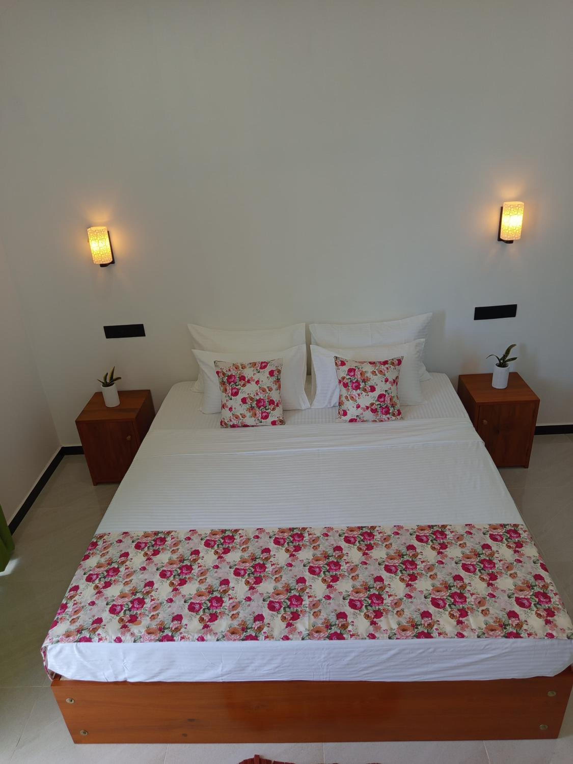 Randon Resort Mirissa