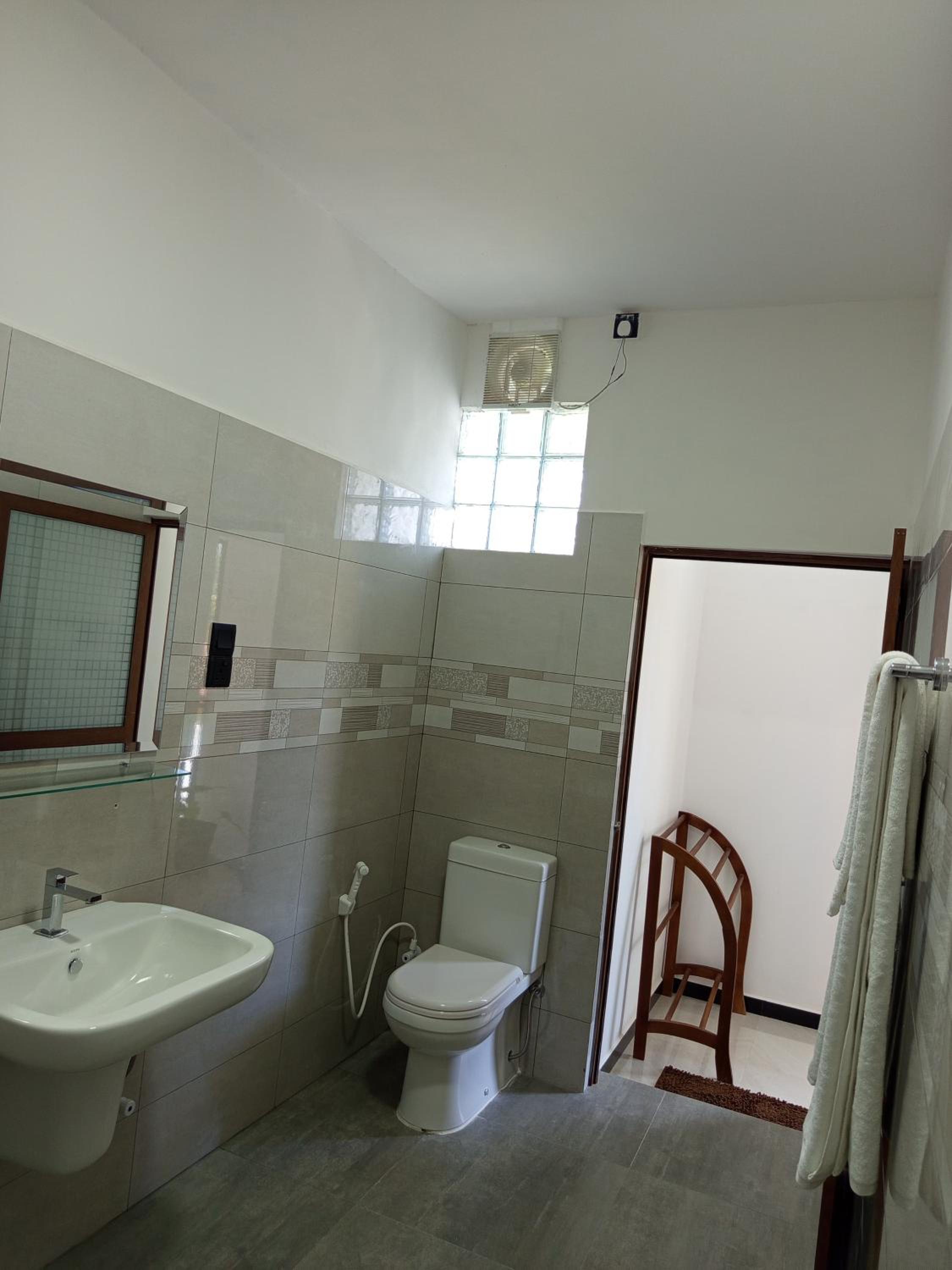 Randon Resort Mirissa