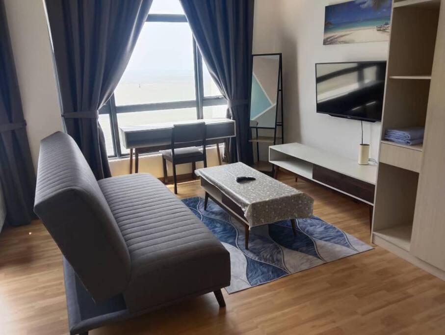 Imperium Residence Relaxing Sunrise Seaview Home Kuantan
