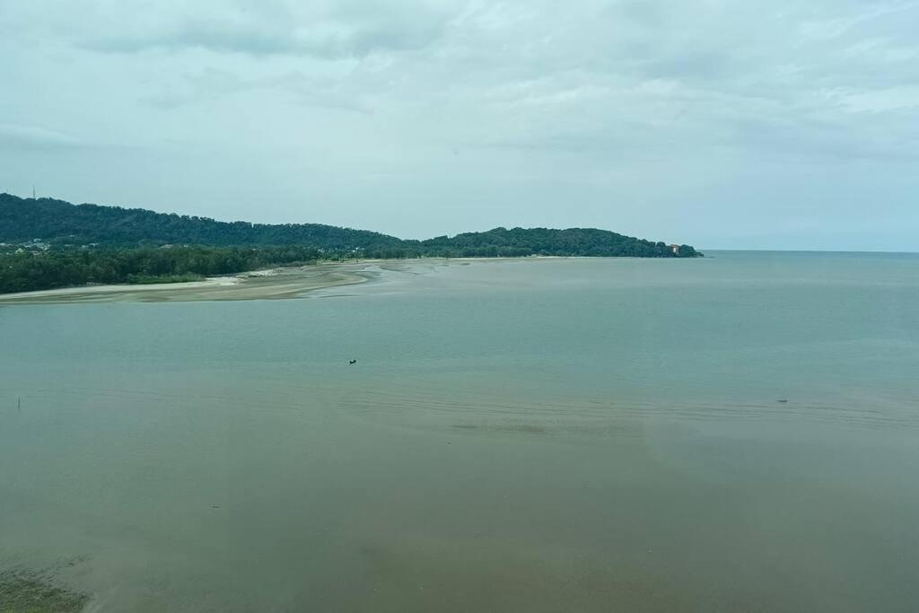 Imperium Residence Relaxing Sunrise Seaview Home Kuantan