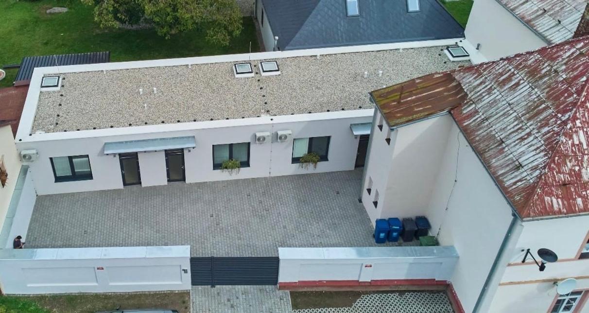 Apartmány U Kostela