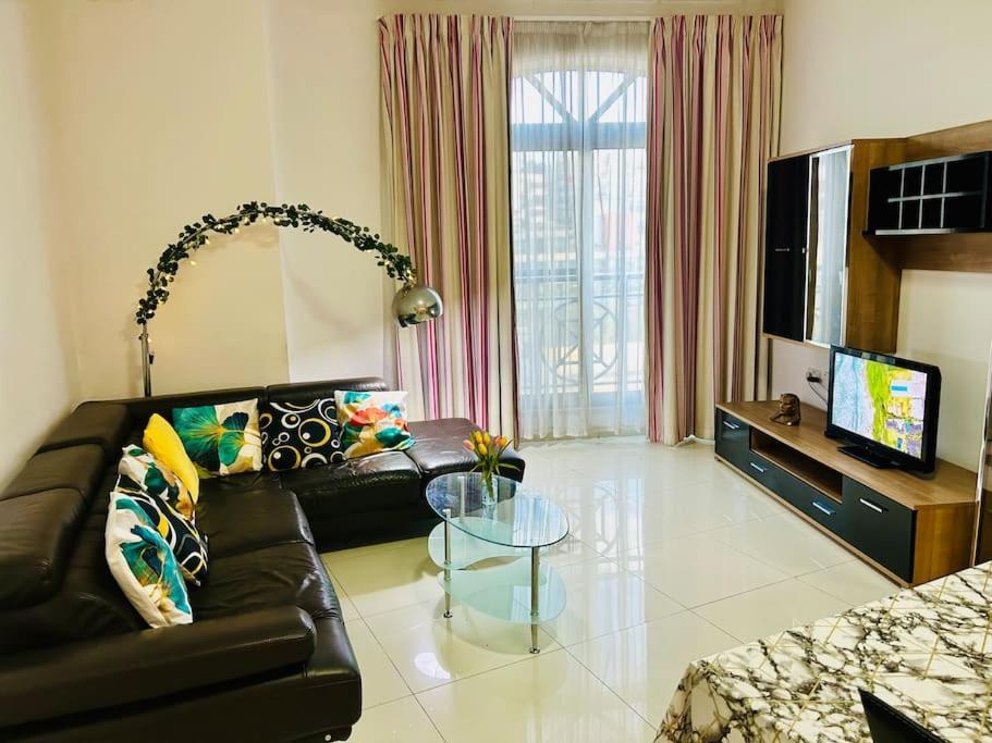 Seaside Spinola APT in St Julians, Queen beds photo 5