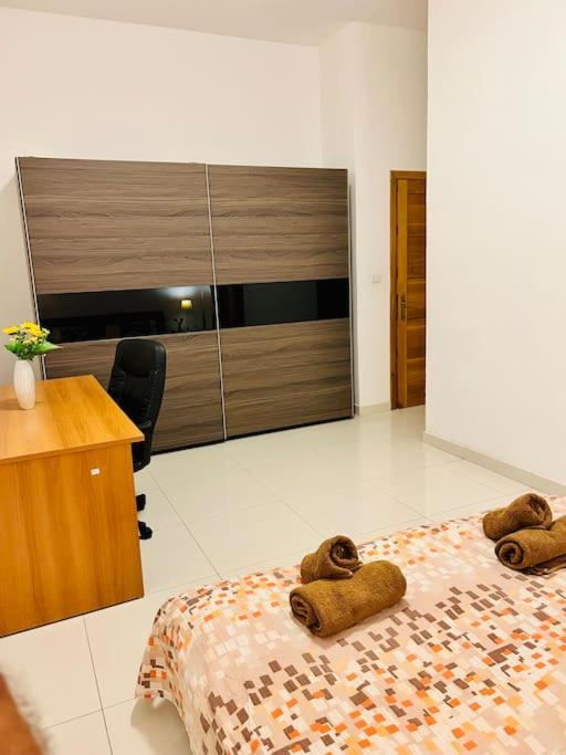 Seaside Spinola APT in St Julians, Queen beds photo 3