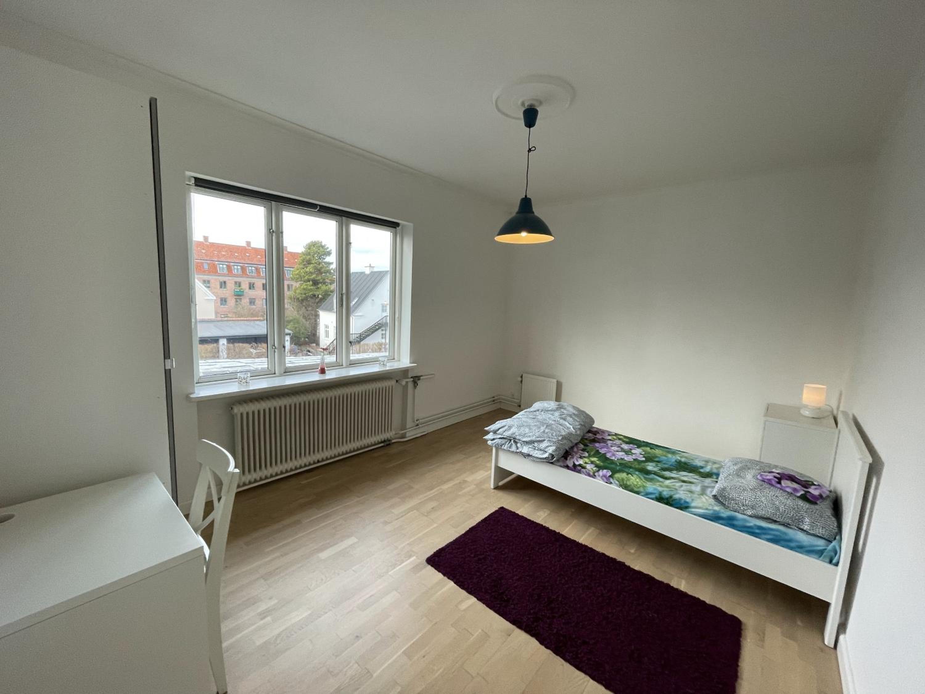 Spacious room in shared accommodation
