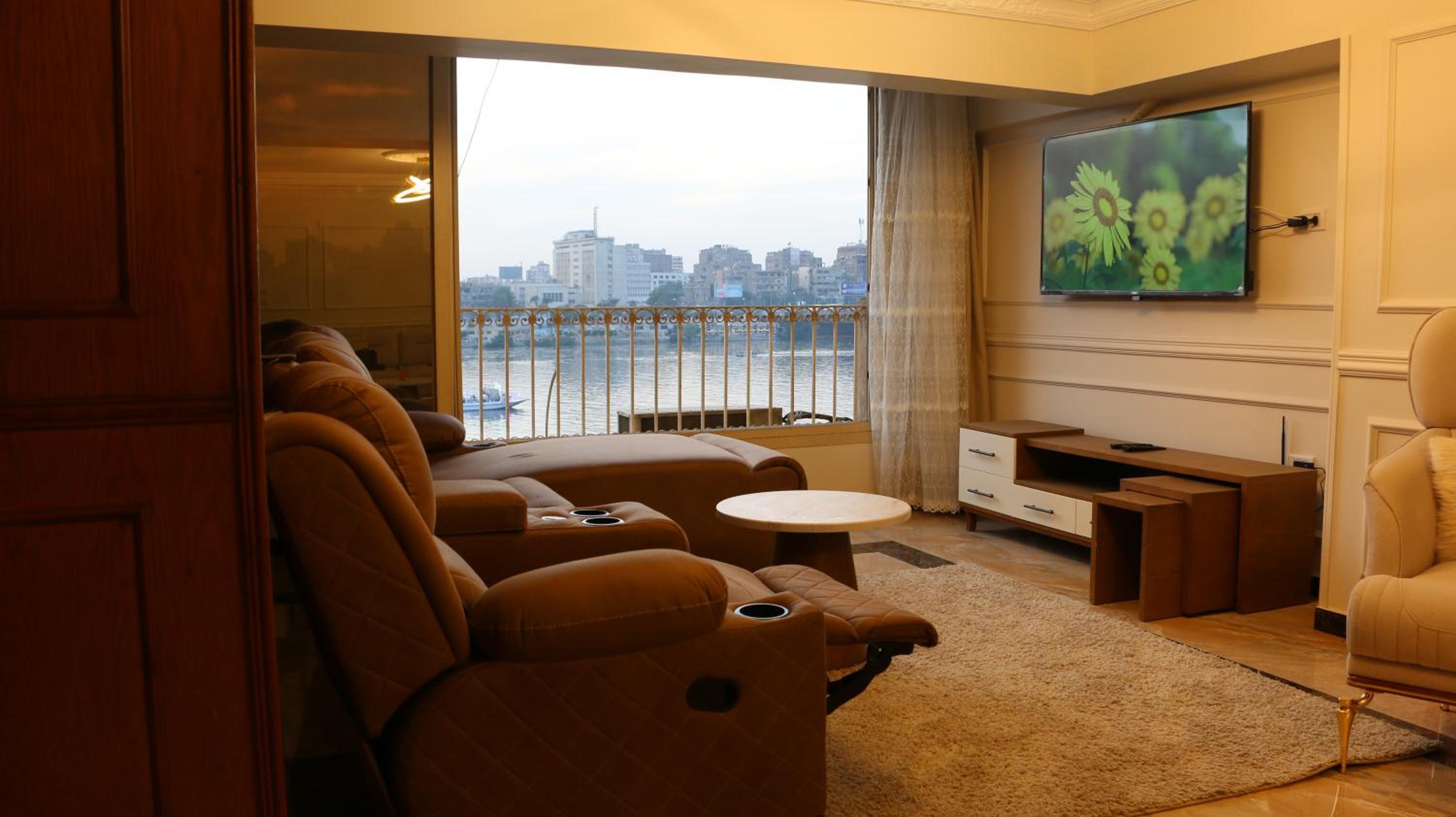 Fantastic Nile view Apartment
