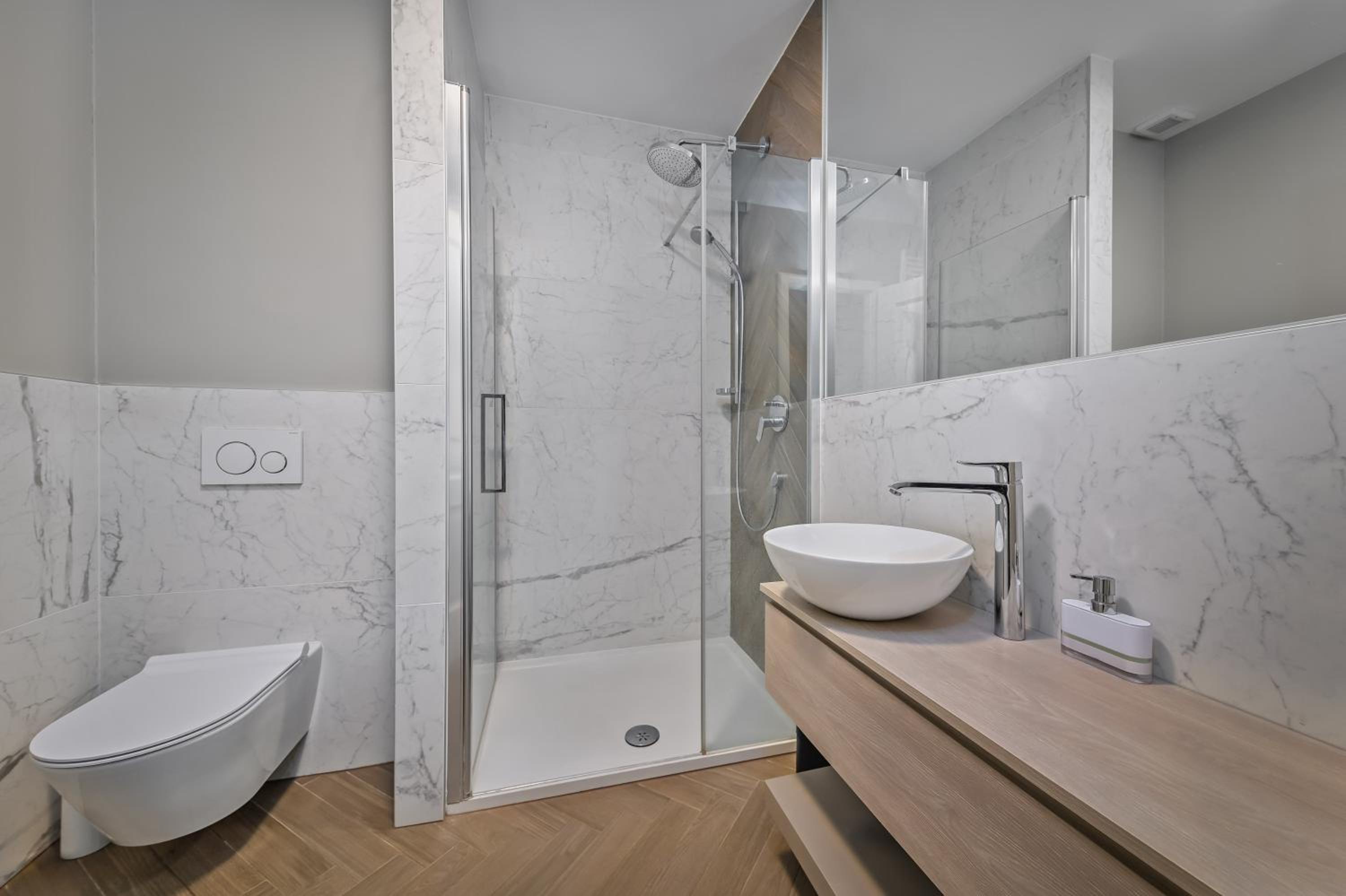 Main square apartments 1 view 3