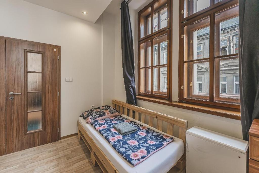Moderní apartmán u Velkého náměstí 1, Wi-Fi zdarma, koupelna s vanou