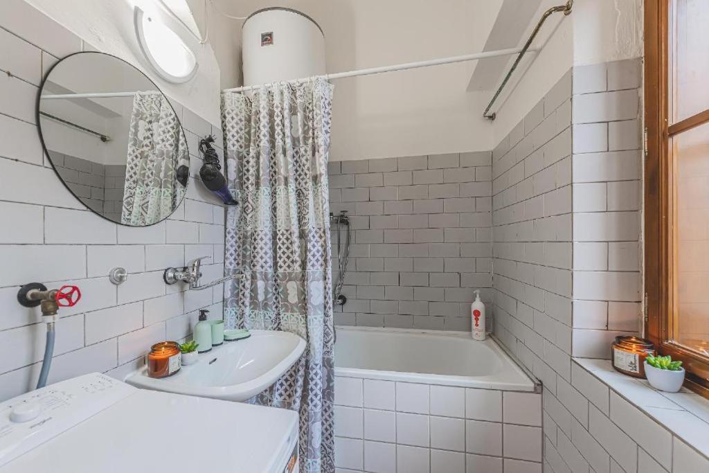 Moderní apartmán u Velkého náměstí 1, Wi-Fi zdarma, koupelna s vanou