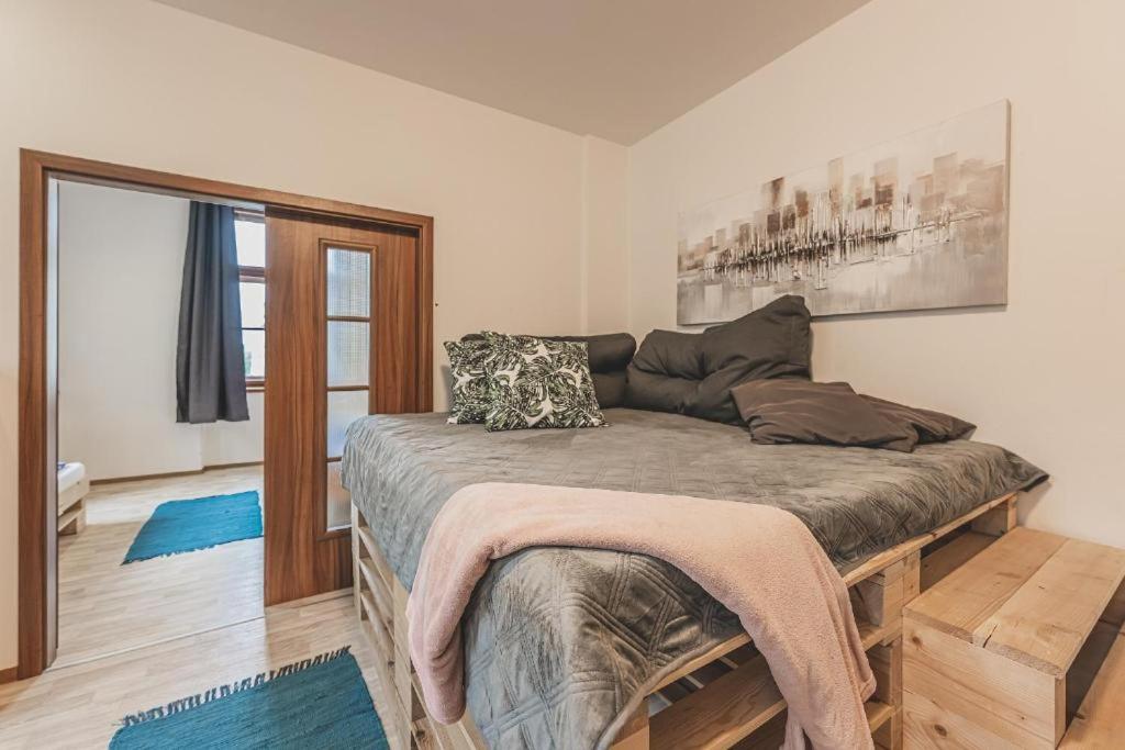 Moderní apartmán u Velkého náměstí 1, Wi-Fi zdarma, koupelna s vanou