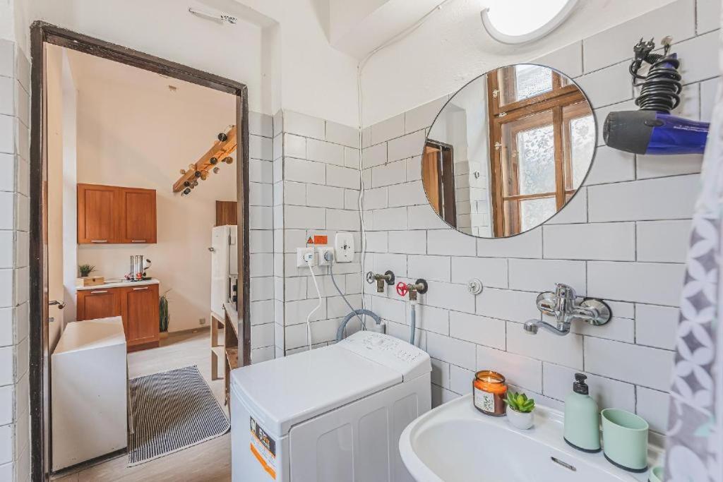 Moderní apartmán u Velkého náměstí 1, Wi-Fi zdarma, koupelna s vanou