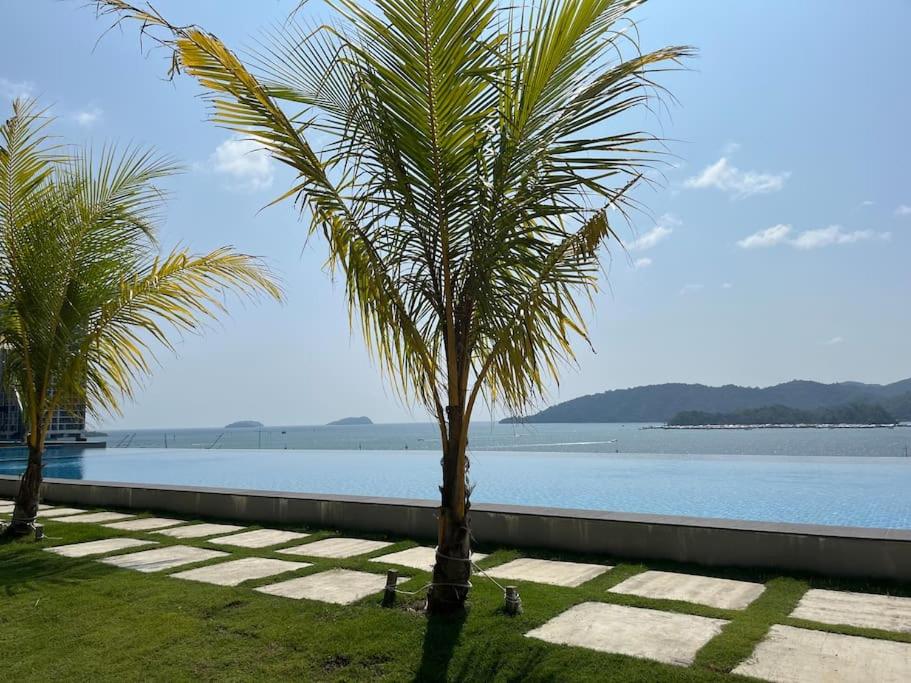 JQ Sea & Sunset view, 25th floor, Swimming Pool, byMGSabah photo 6