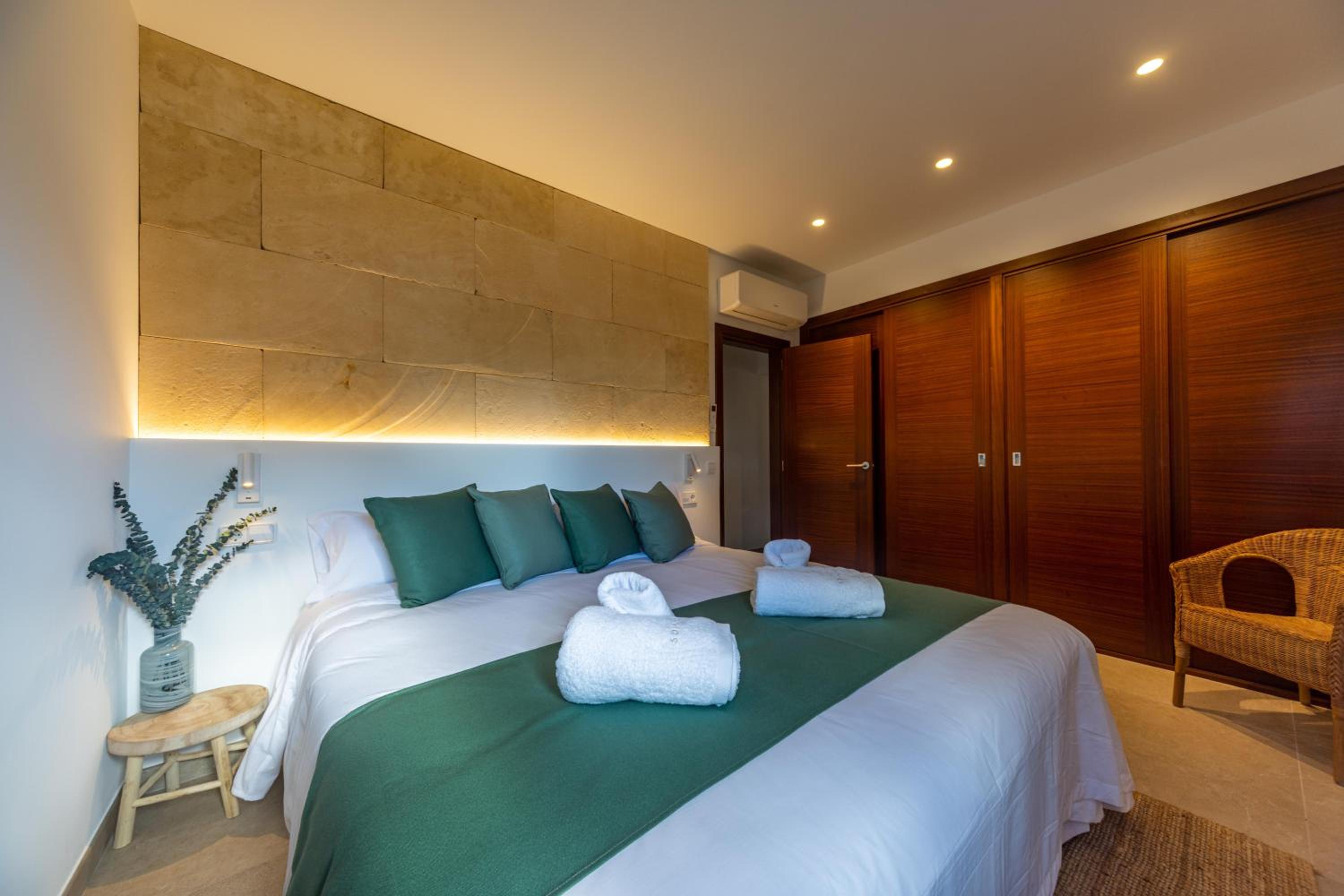 Es Mirador de Vernissa. Jacuzzi, sauna y piscina