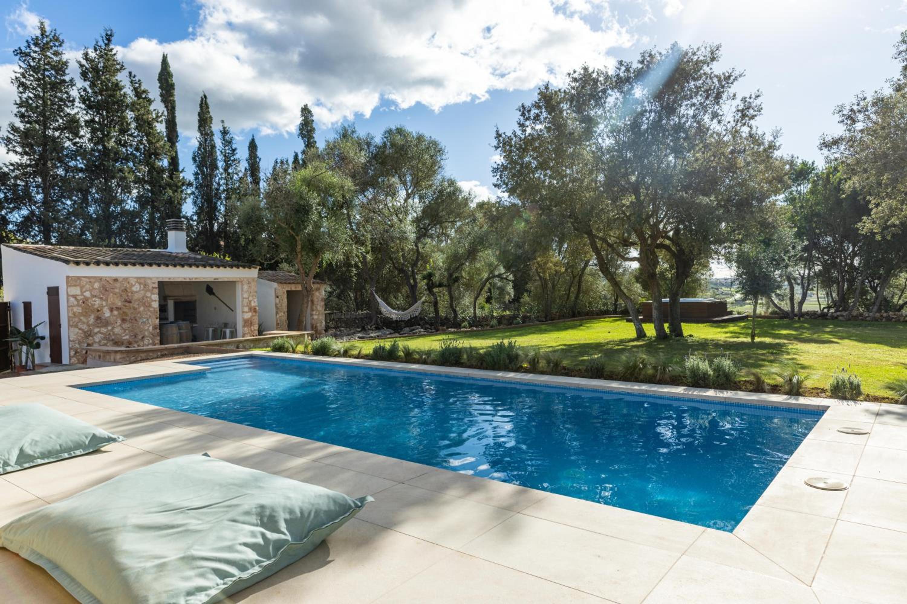 Es Mirador de Vernissa. Jacuzzi, sauna y piscina