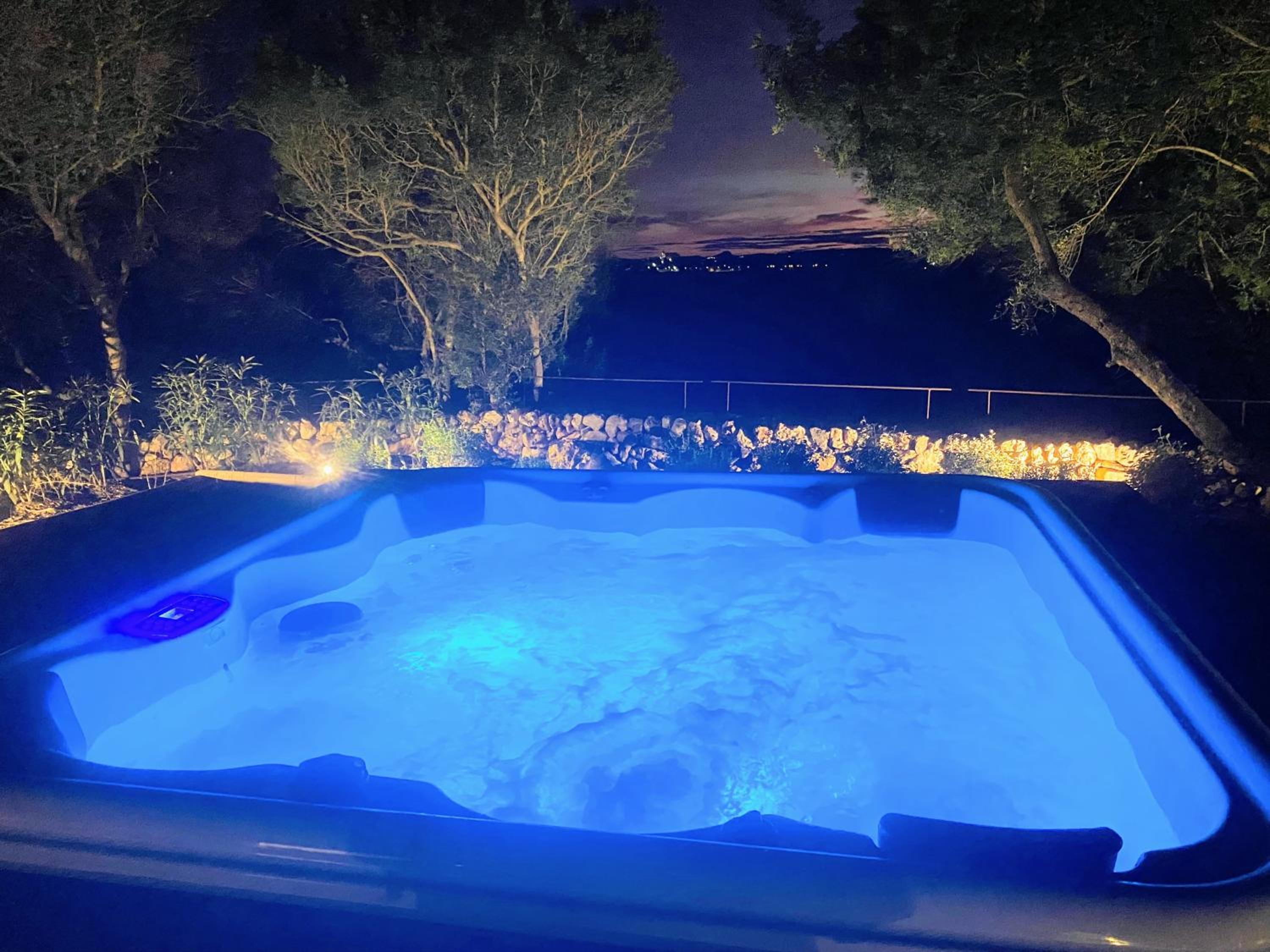 Es Mirador de Vernissa. Jacuzzi, sauna y piscina