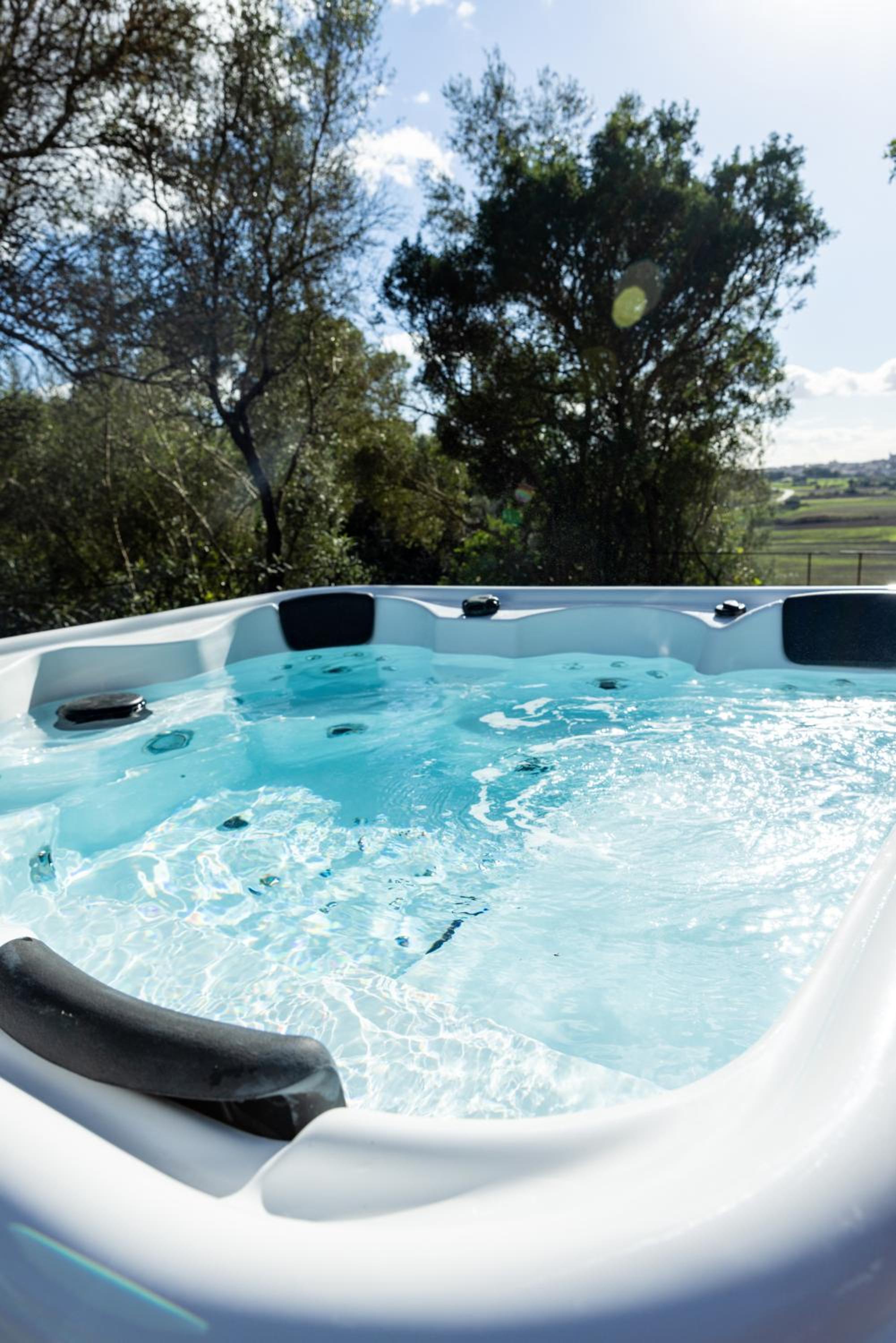 Es Mirador de Vernissa. Jacuzzi, sauna y piscina