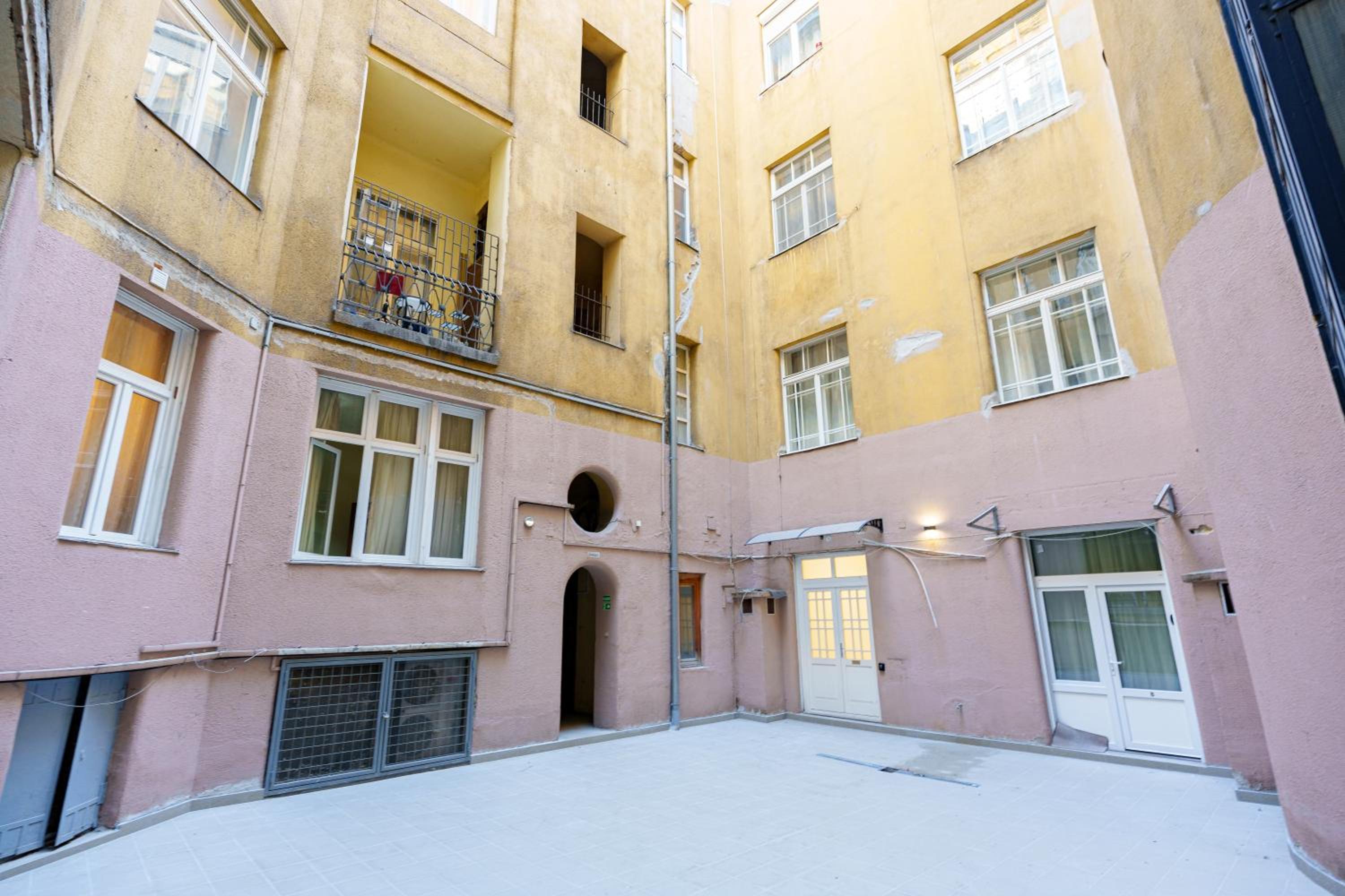 Parliament Danube Residence