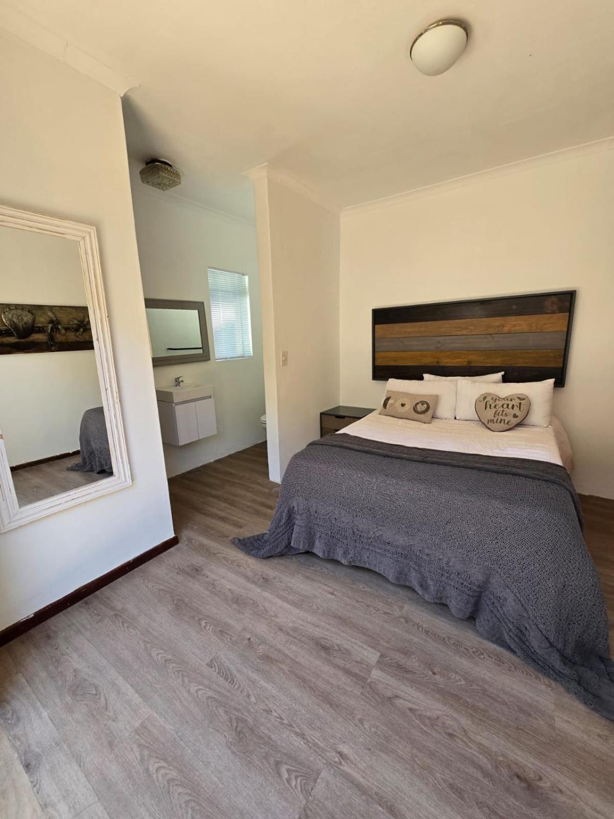 Red Door Strand Guest house view 4