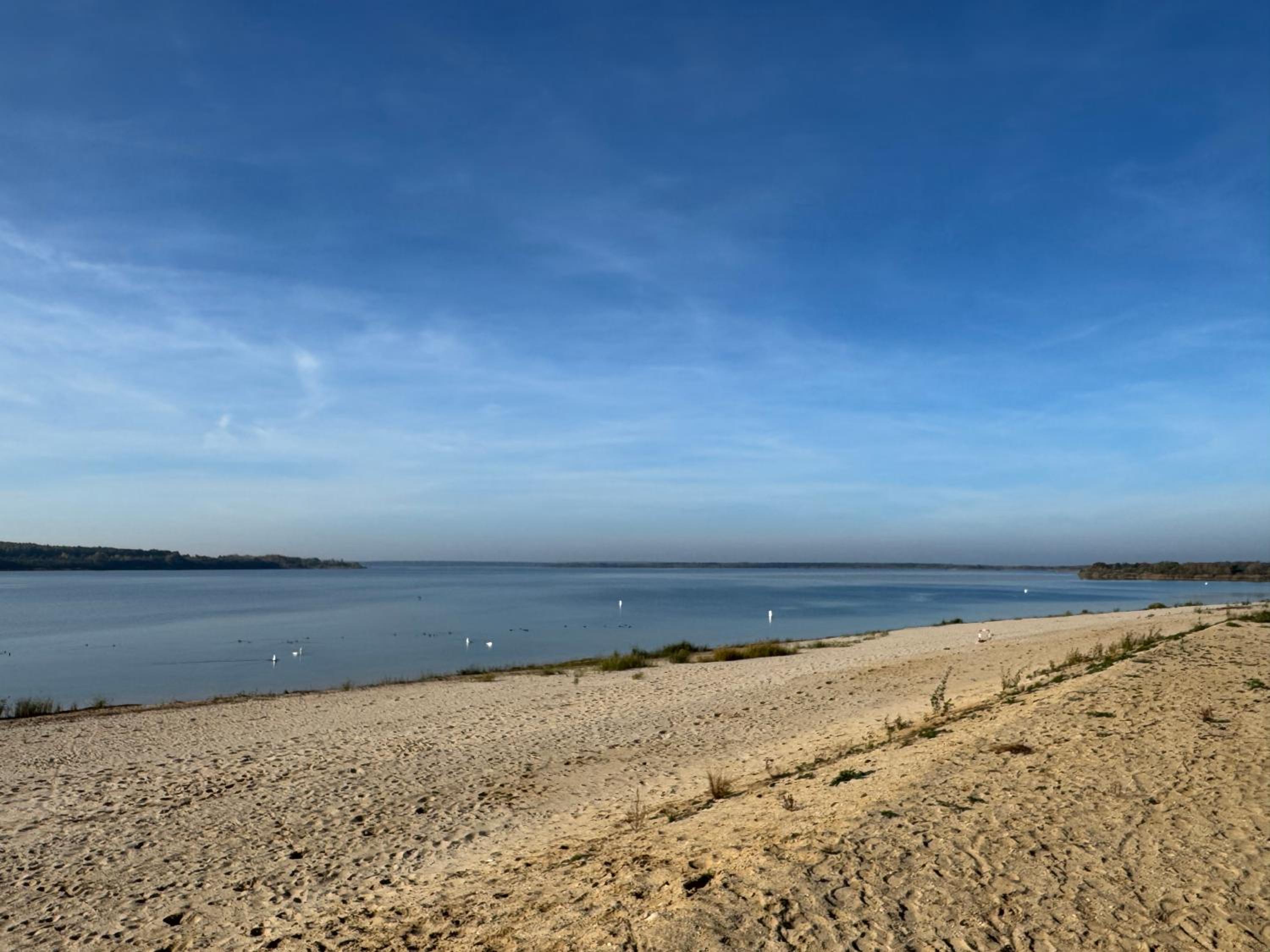 8 Personen Ferienhaus ,,Seegelblick" am Goitzschesee, erste Reihe am Strand mit Sauna, Whirlpool, Kamin, Wallbox & SUP view 3