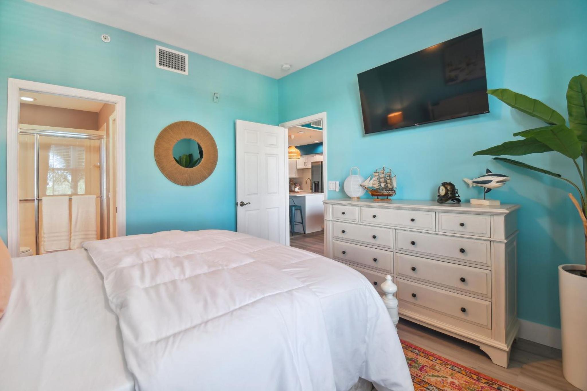 Fabulous Golf and Marina Community Condo view 3