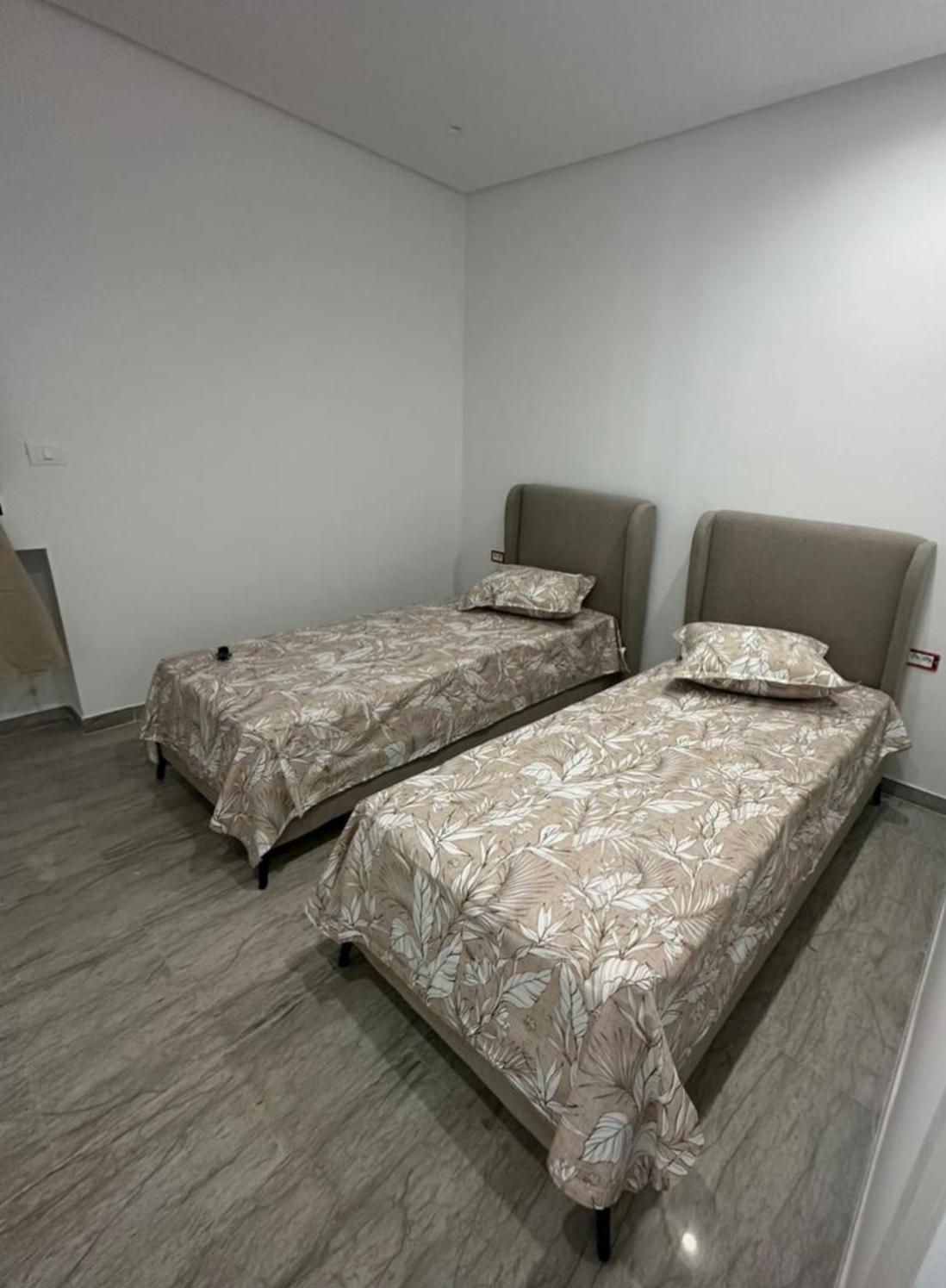 Lily Apartments