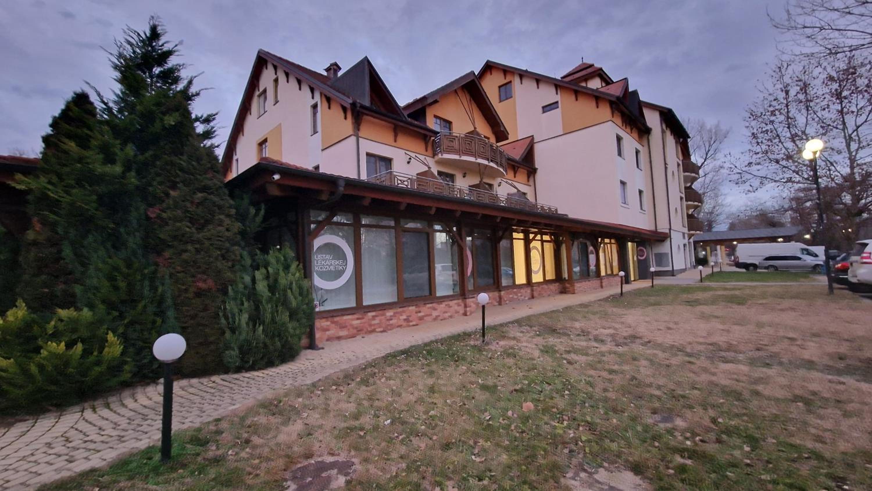 Photo 10