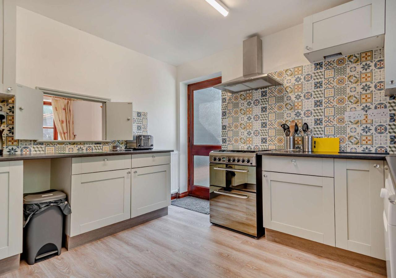 4 Bed in Woodbridge oc-s27356