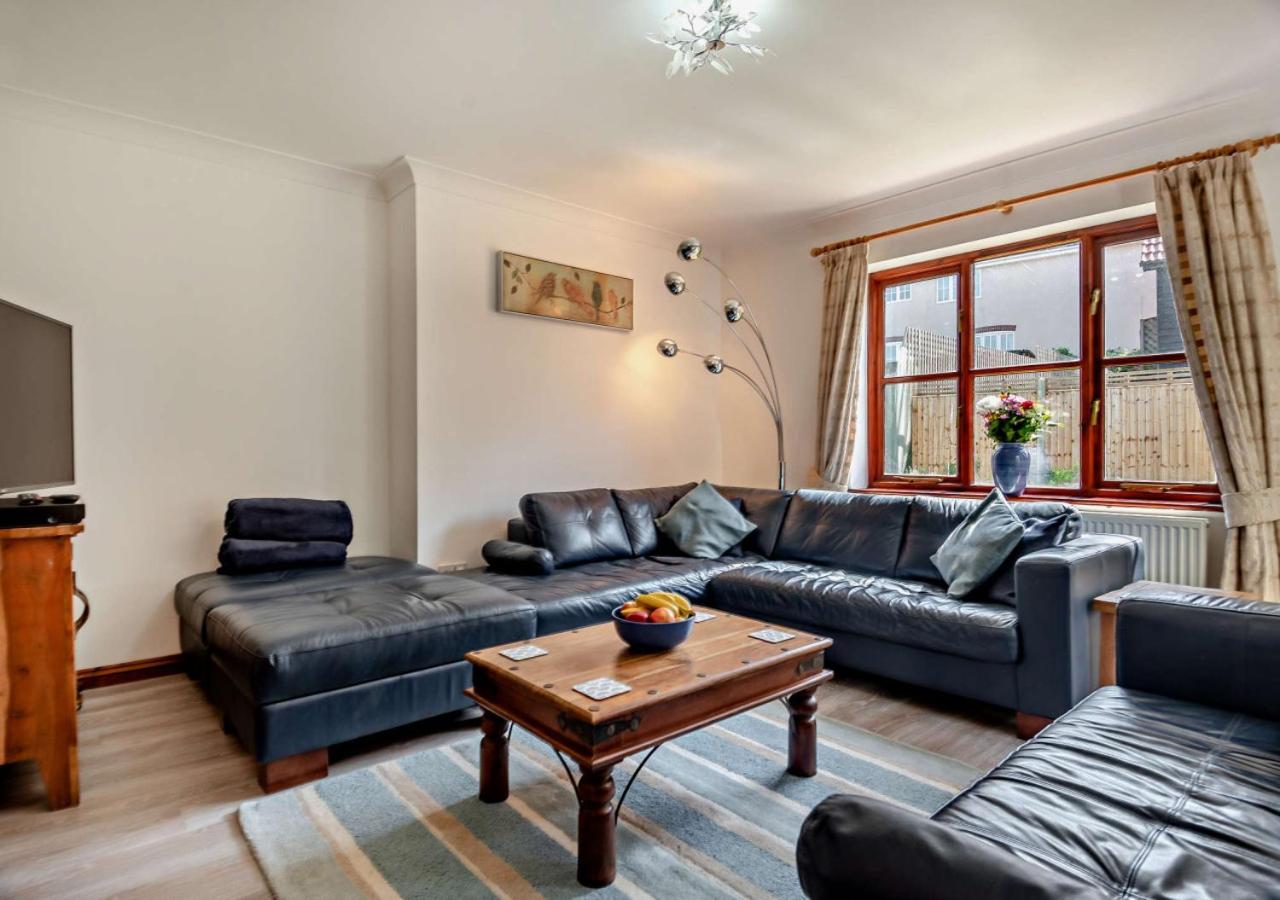 4 Bed in Woodbridge oc-s27356