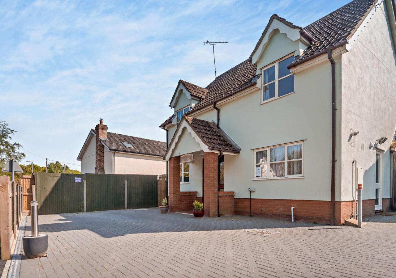 4 Bed in Woodbridge oc-s27356