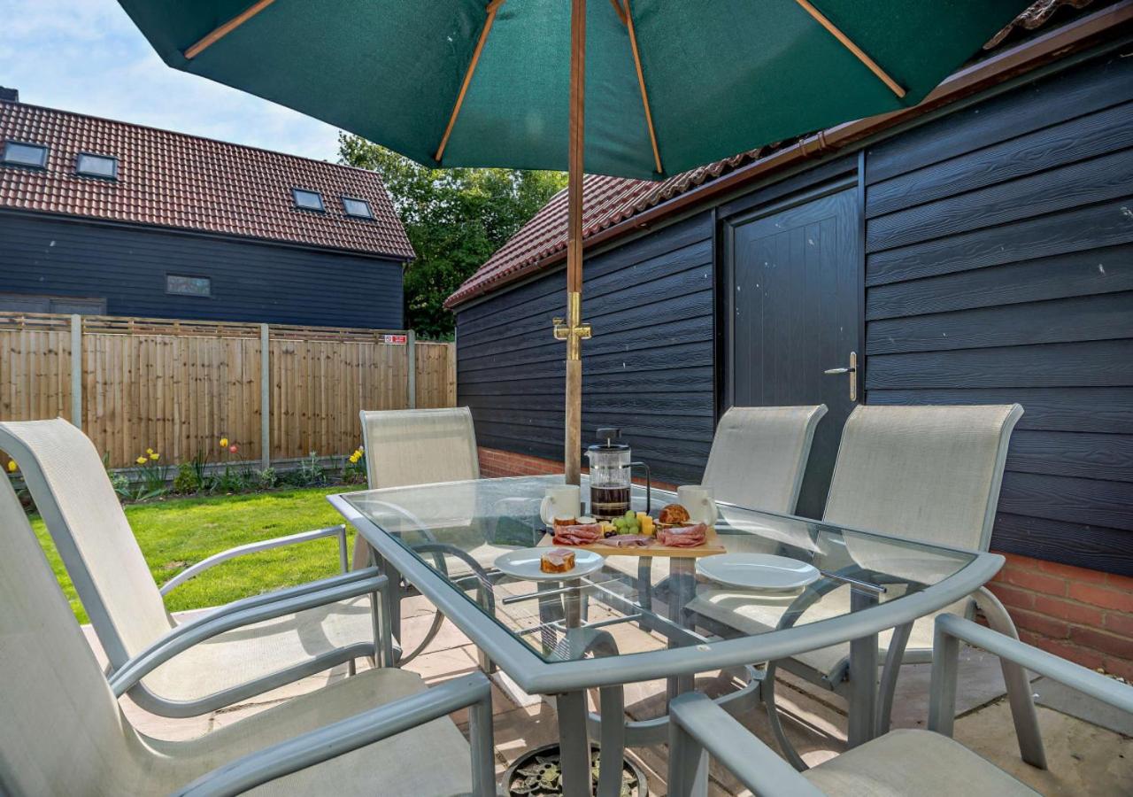 4 Bed in Woodbridge oc-s27356
