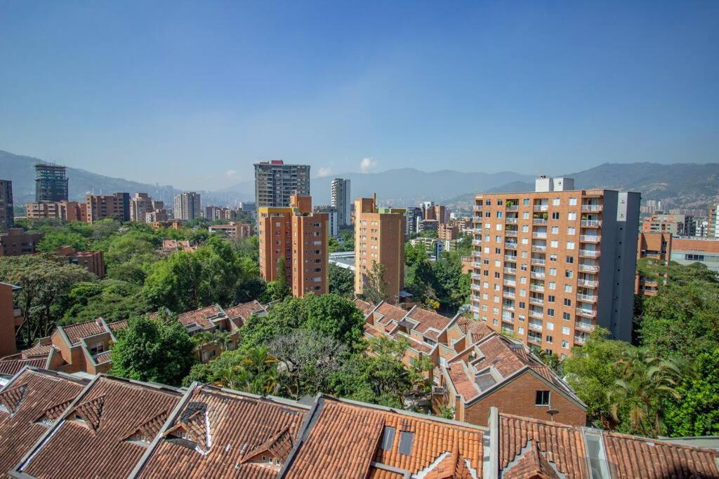 Avenida el poblado con Garage y lavanderia 506
