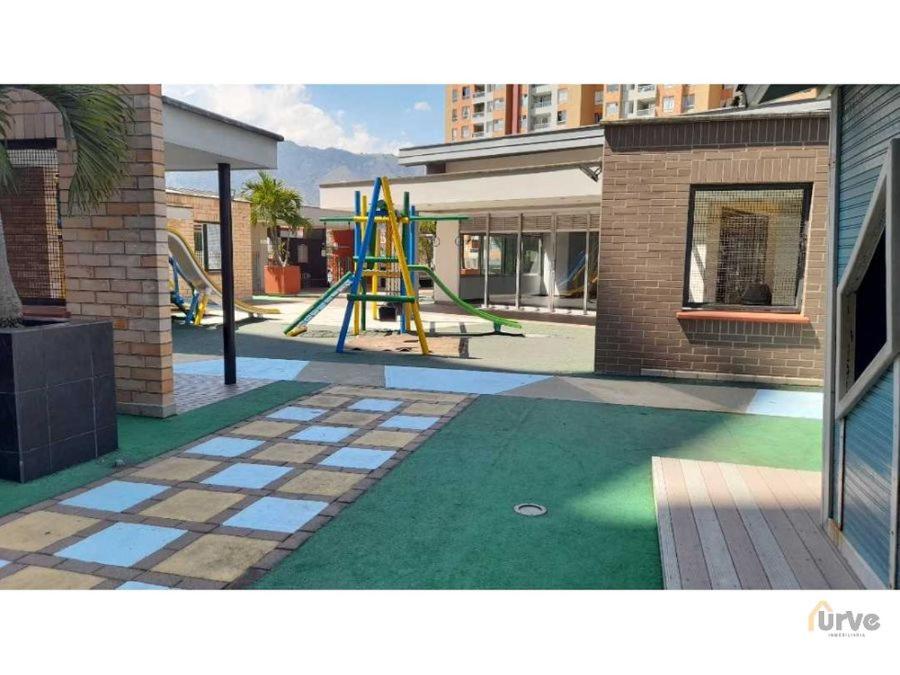 Lovely 3-bedroom condo whit pool
